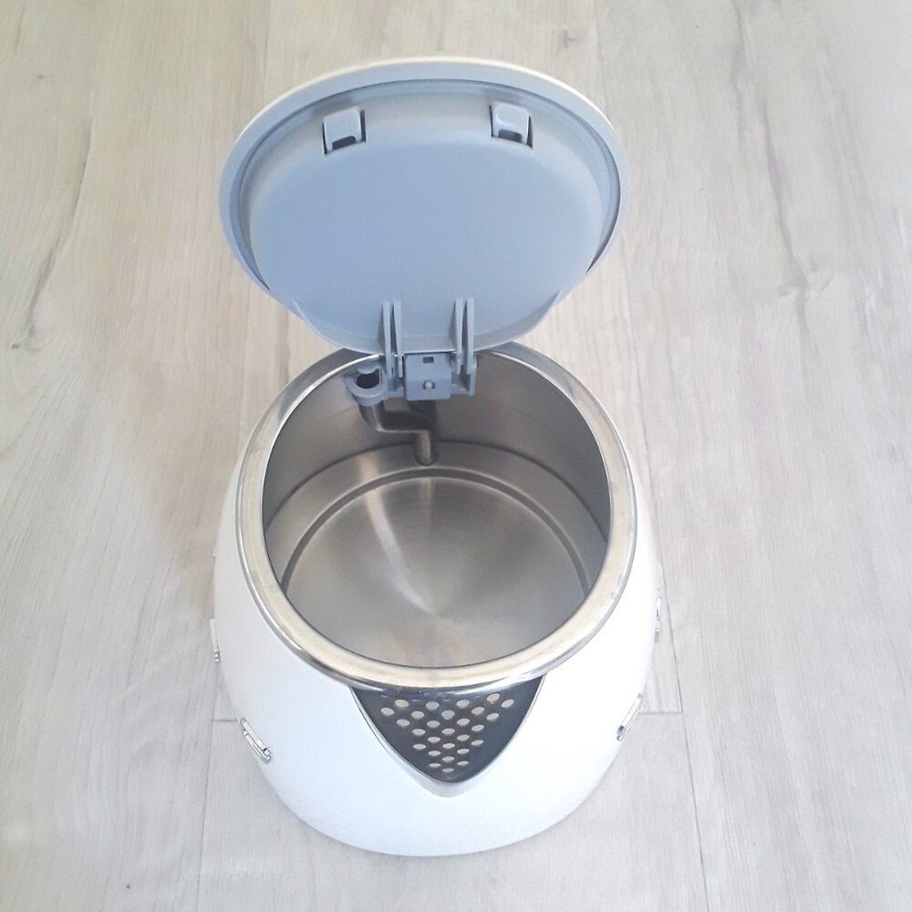 Smeg cream Electric Kettle - Picture 5 of 7